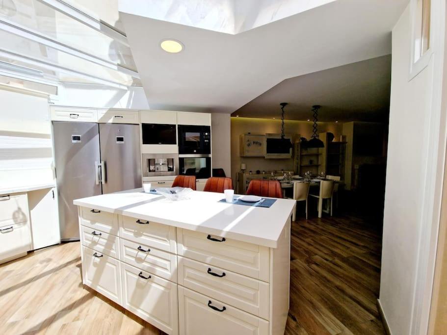 מארבלה Cervantes House מראה חיצוני תמונה